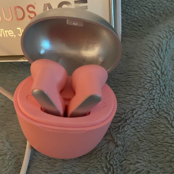 Truebuds ACE wireless earbuds - Picture 6 of 7